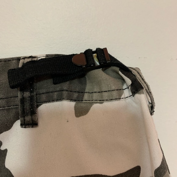 Not sure of the brand, camo joggers, super cute size 4 - Picture 5 of 5